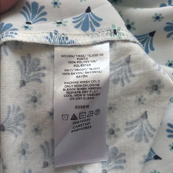 LOFT Blue and Teal Floral Short Sleeve Blouse - Picture 5 of 7